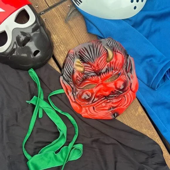 Halloween Costume Set with Masks and Robe - Picture 6 of 13